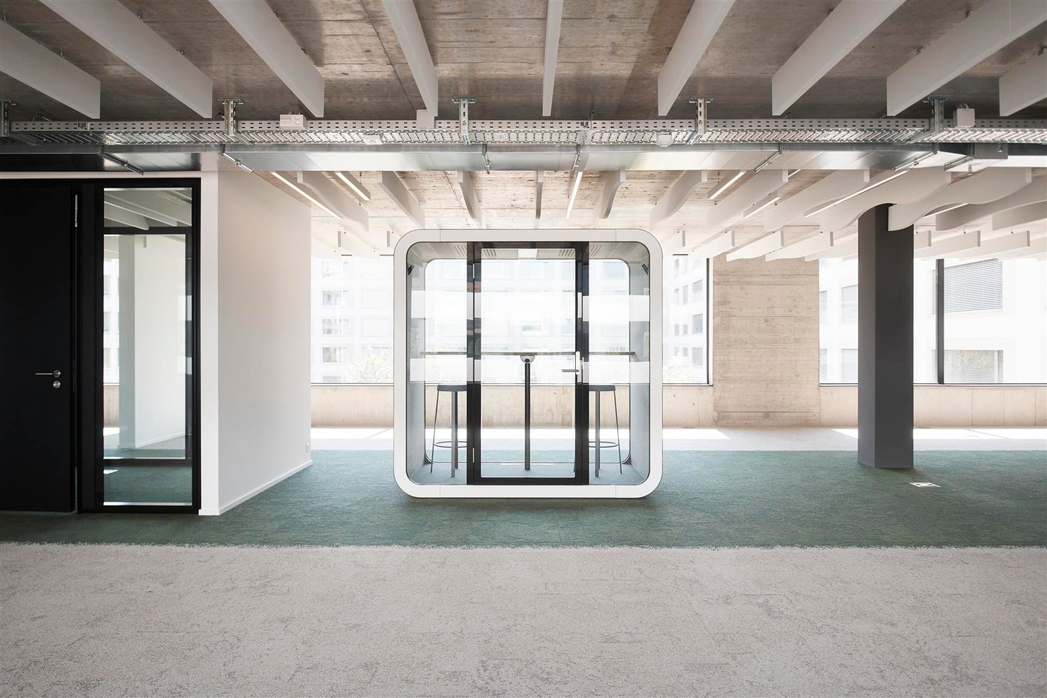 251m² ufficio, foto 1 di 10