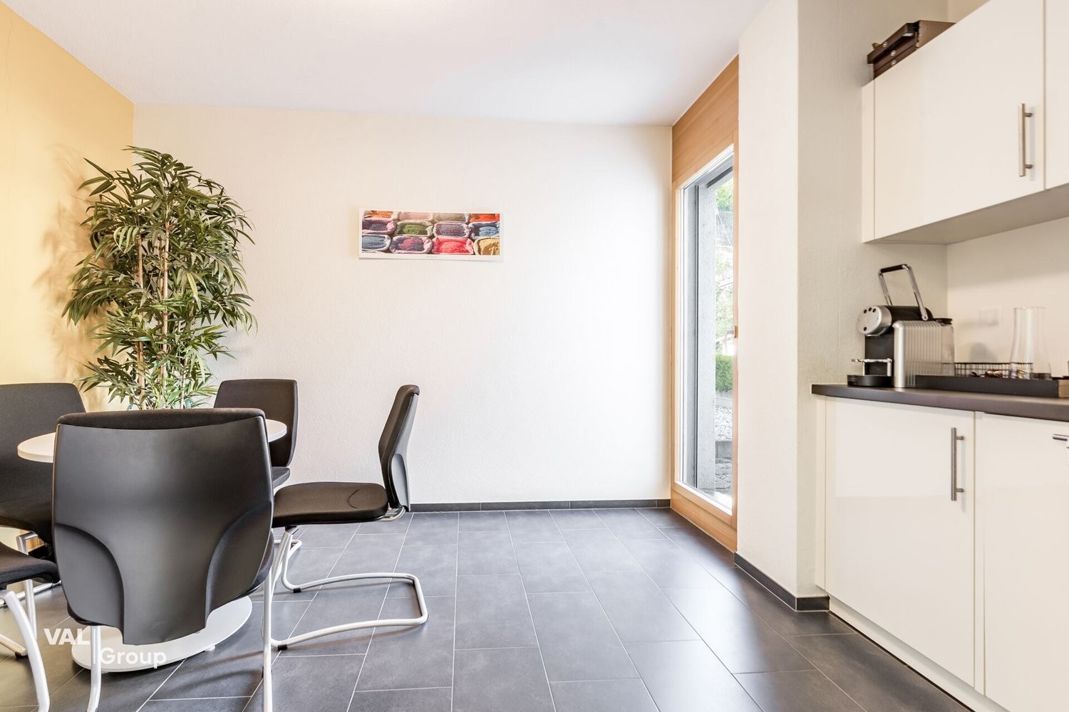 150m² office