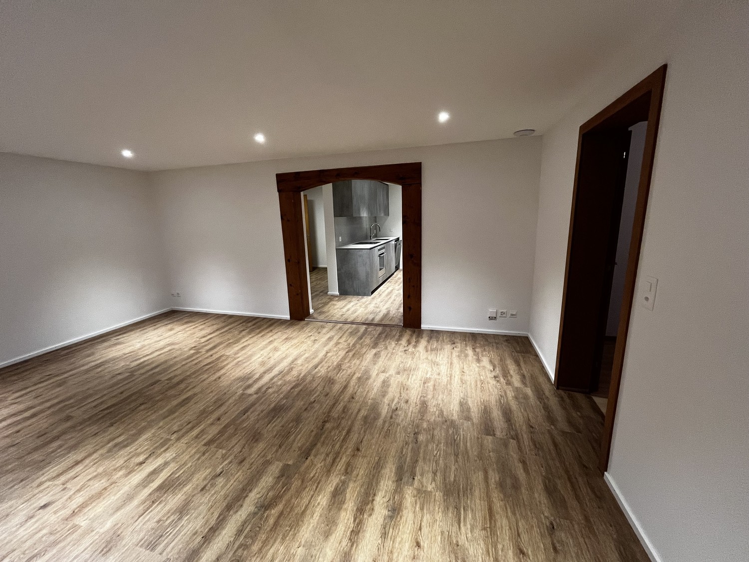 5 rooms apartment, Foto 1 von 10
