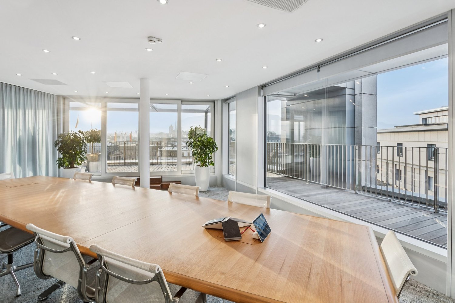 913m² Büro, Foto 2 von 10