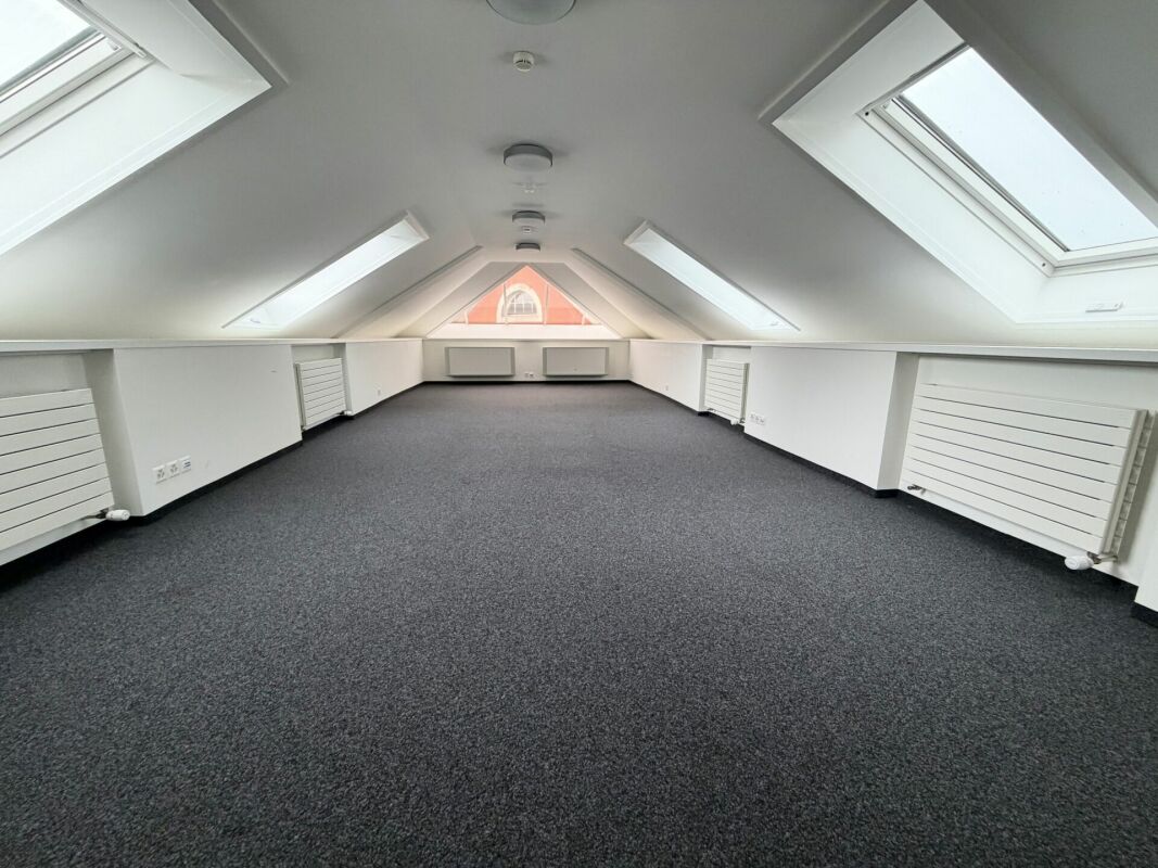 1306m² Büro, Foto 9 von 10
