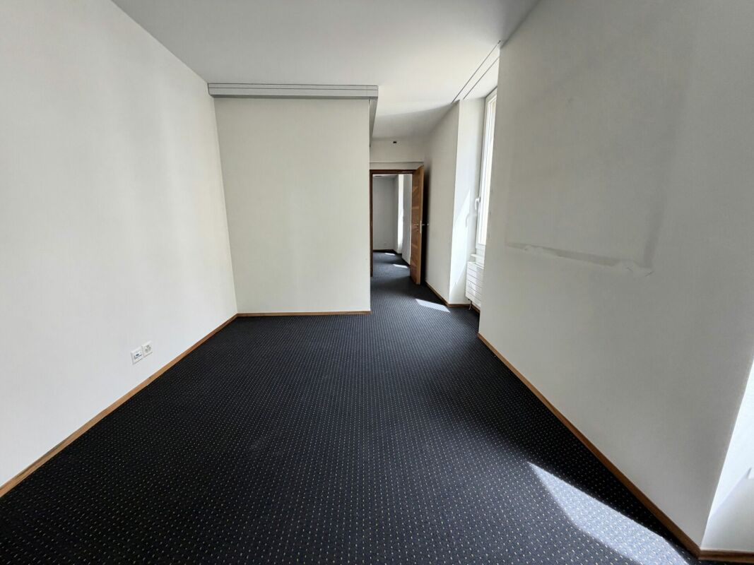 1306m² Büro, Foto 6 von 10