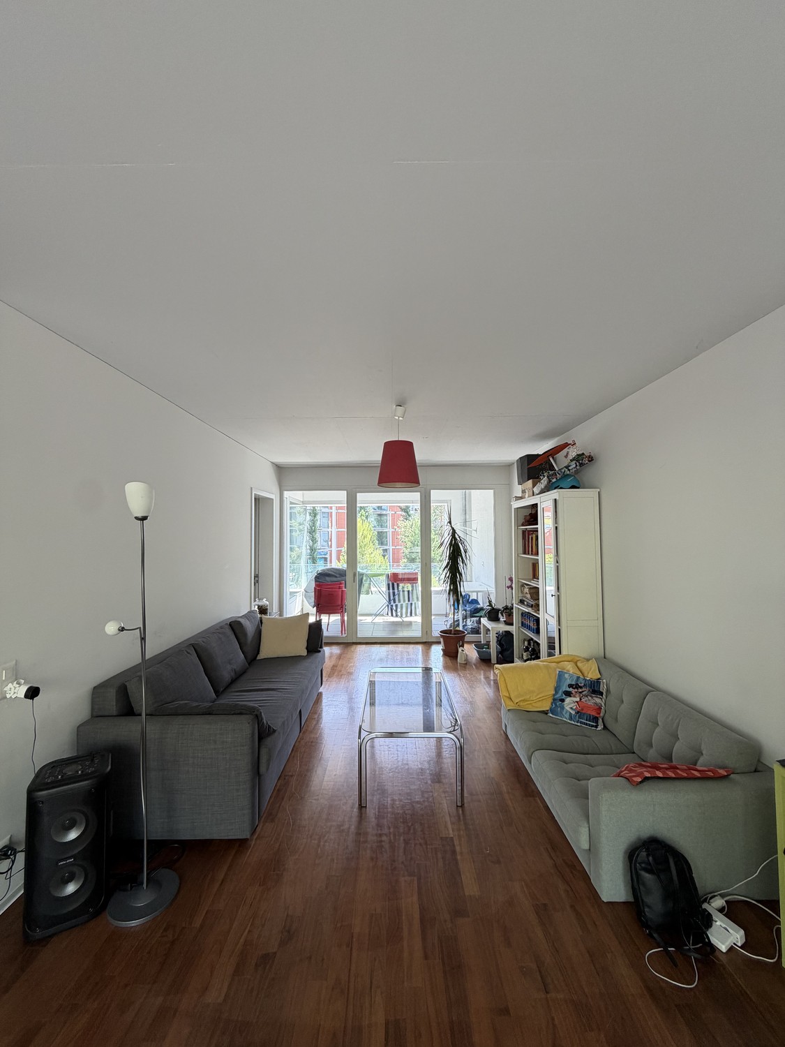 Zimmer in einer WG
Wir suchen einen freundlichen Mitbewohner/eine freundliche Mitbewohnerin für unsere WG! Das Zimmer (15 m²) ist ab dem **1. September** für **CHF 931.81/Monat** (inklusive Heizung) verfügbar und ist bis Januar 2027 garantiert, mit der Möglichkeit, um bis zu ein Jahr zu verlängern., Foto 9 von 10