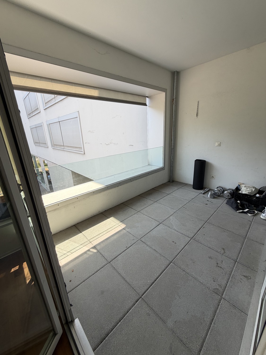 Zimmer in einer WG
Wir suchen einen freundlichen Mitbewohner/eine freundliche Mitbewohnerin für unsere WG! Das Zimmer (15 m²) ist ab dem **1. September** für **CHF 931.81/Monat** (inklusive Heizung) verfügbar und ist bis Januar 2027 garantiert, mit der Möglichkeit, um bis zu ein Jahr zu verlängern., Foto 4 von 10