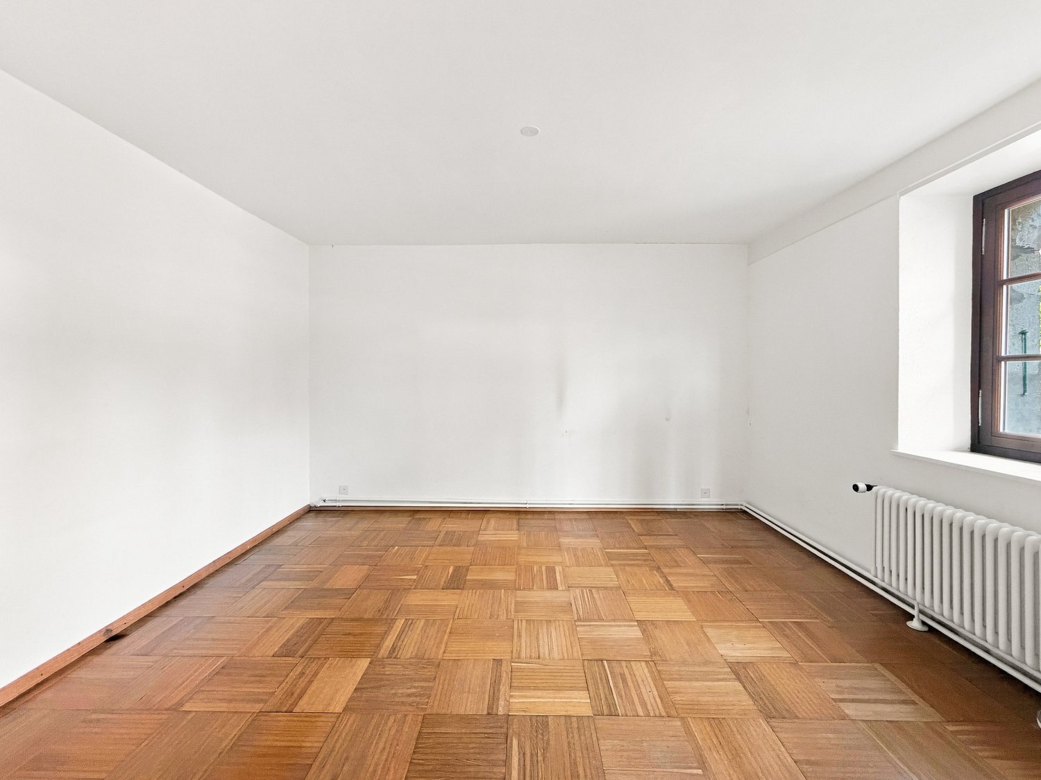 5 rooms apartment