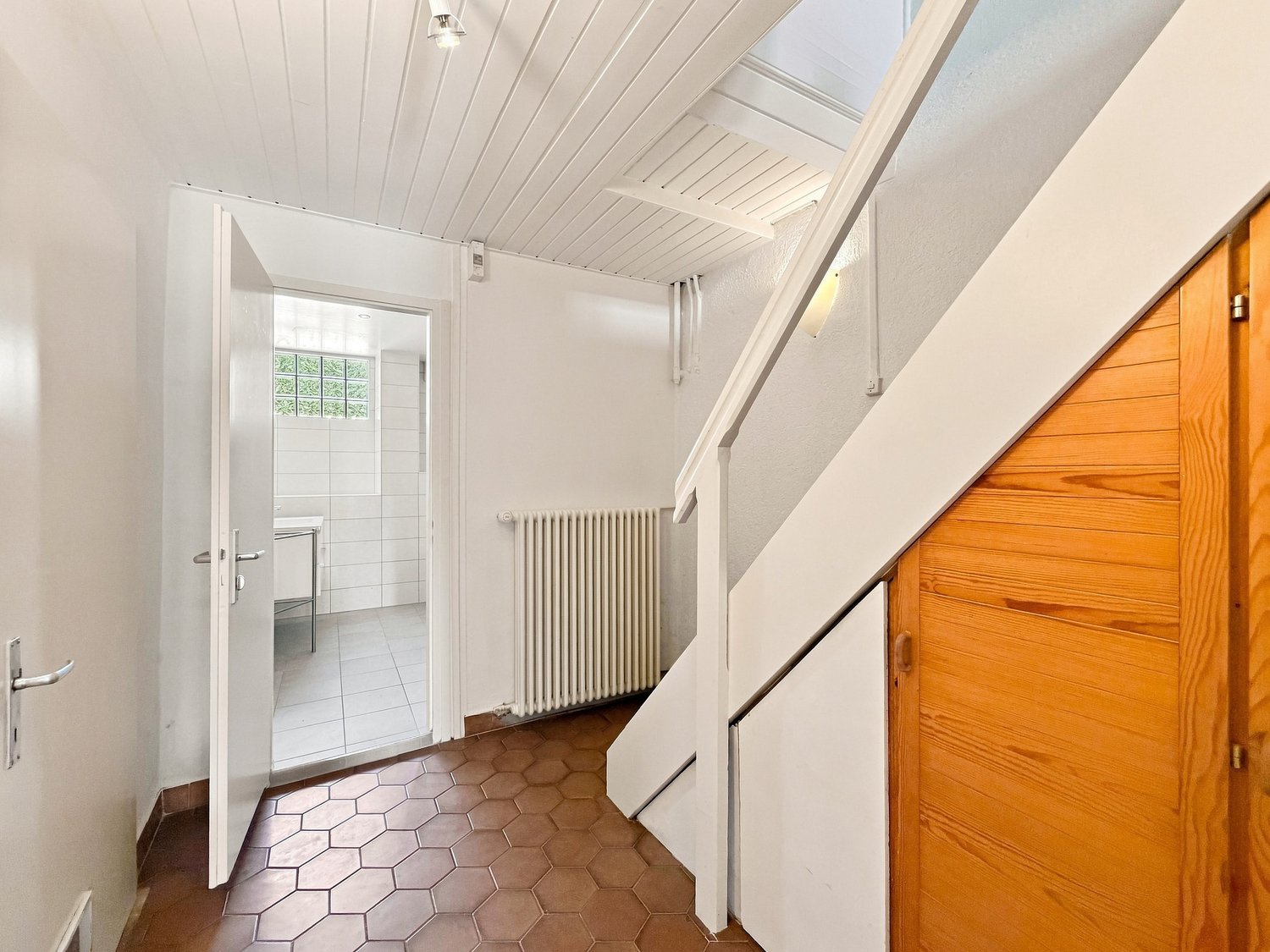 5 rooms apartment