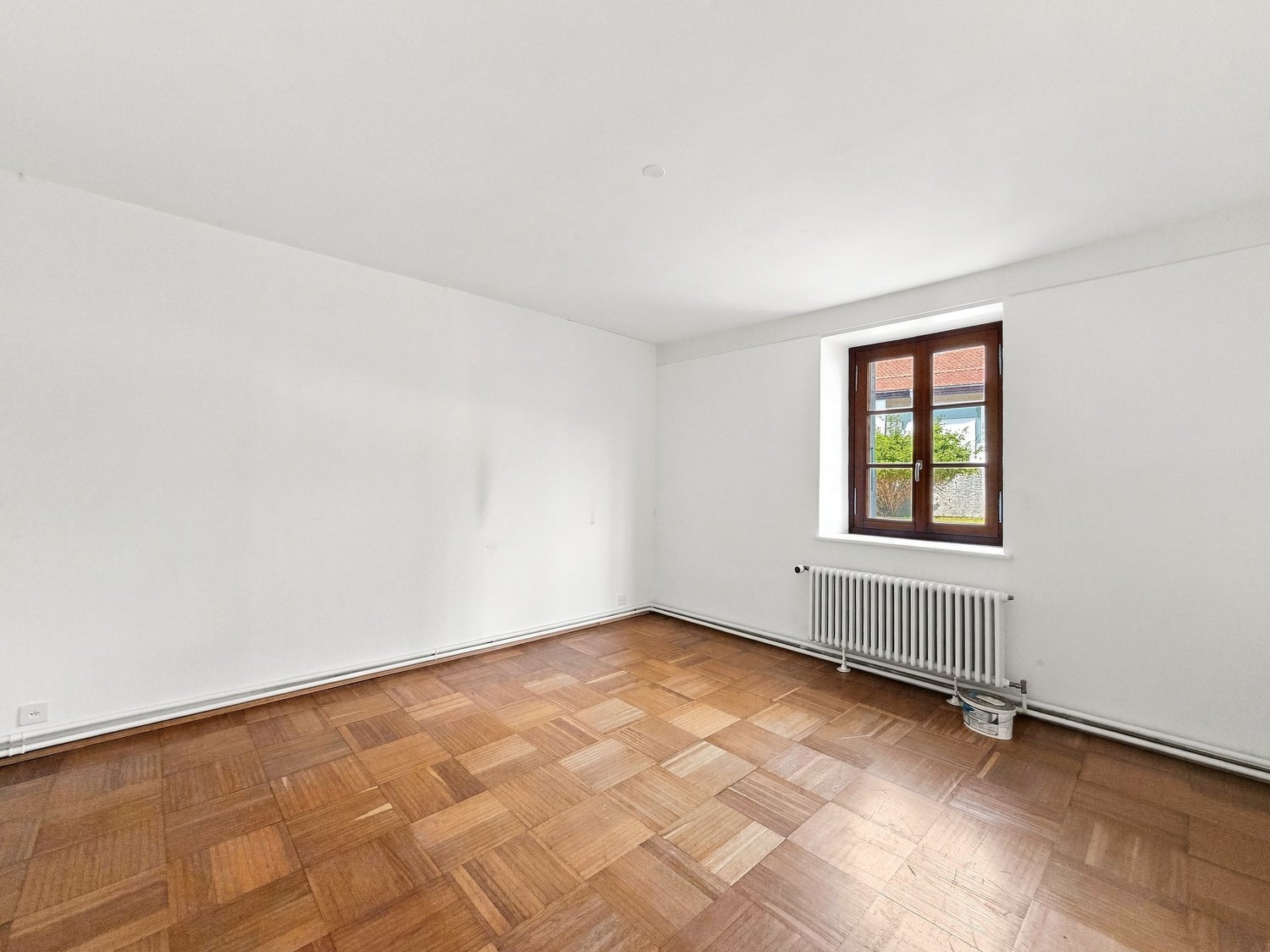 5 rooms apartment