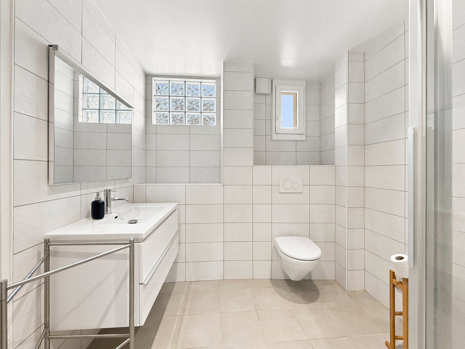 5 rooms apartment