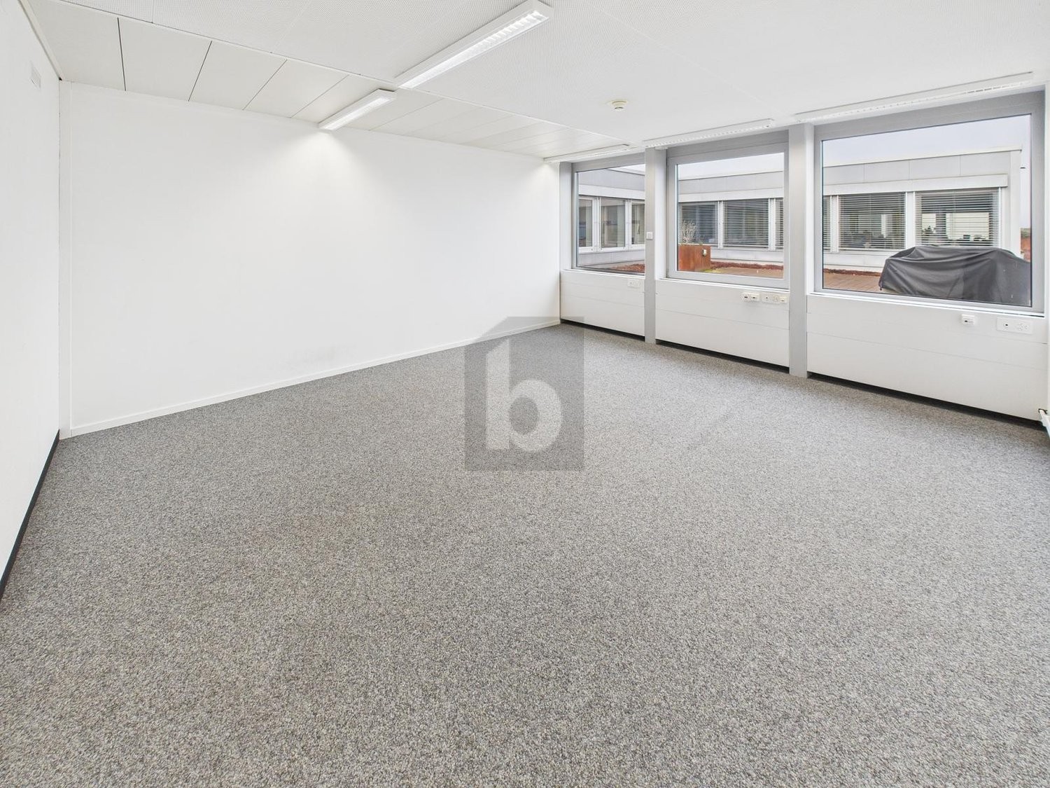 29m² office
