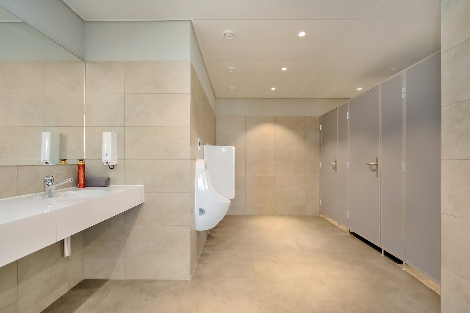 904m² commercial