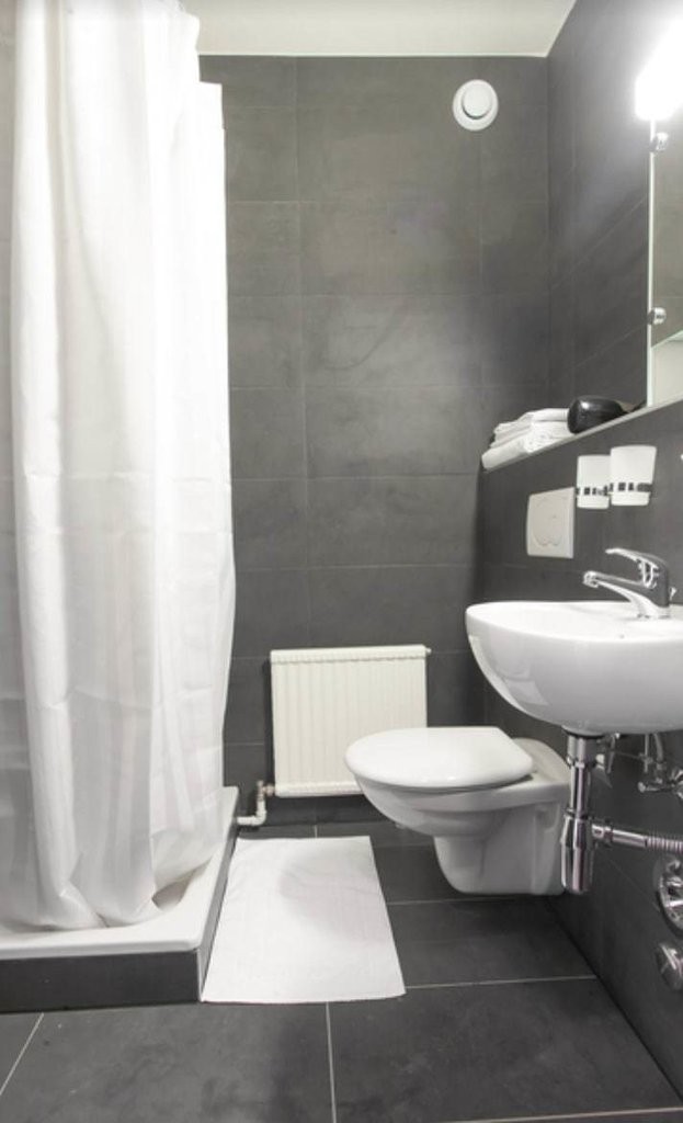 2 rooms furnished flat