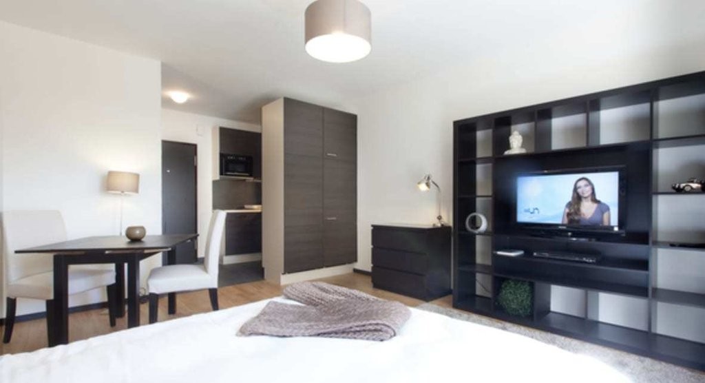 2 rooms furnished flat