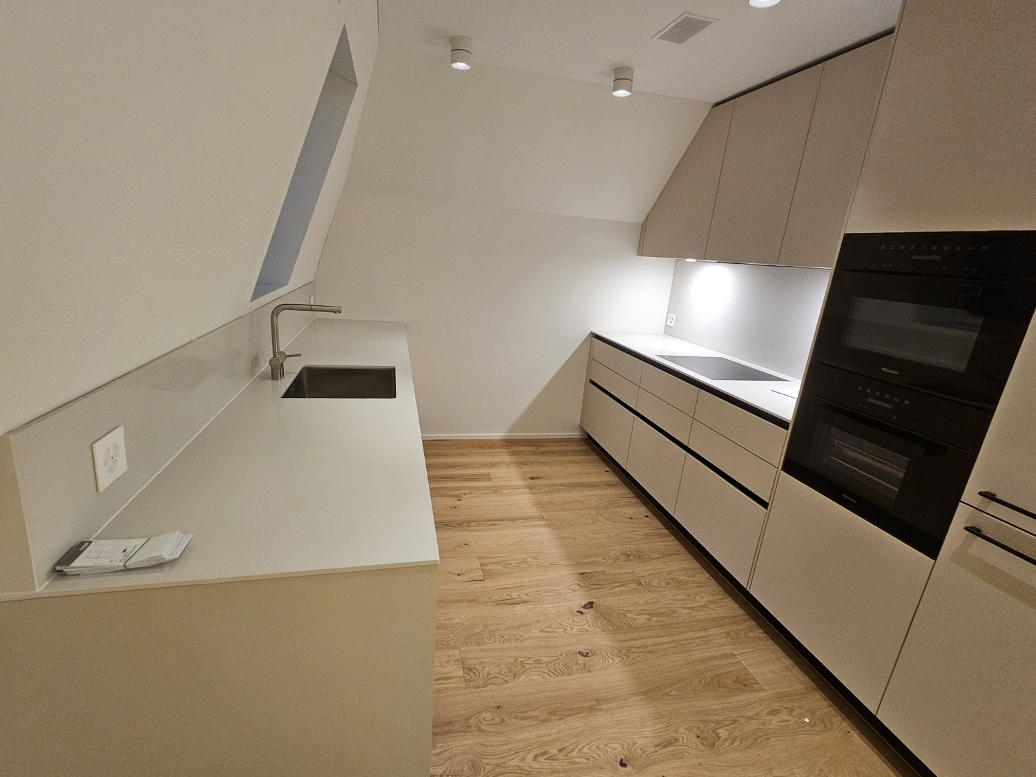 3 ½ rooms roof flat, Foto 4 von 10