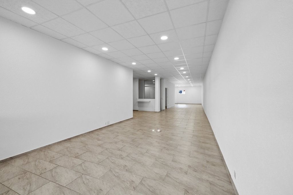 negozio di 193m²