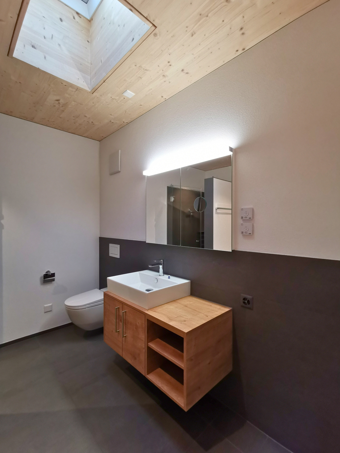 2 ½ rooms attic flat
