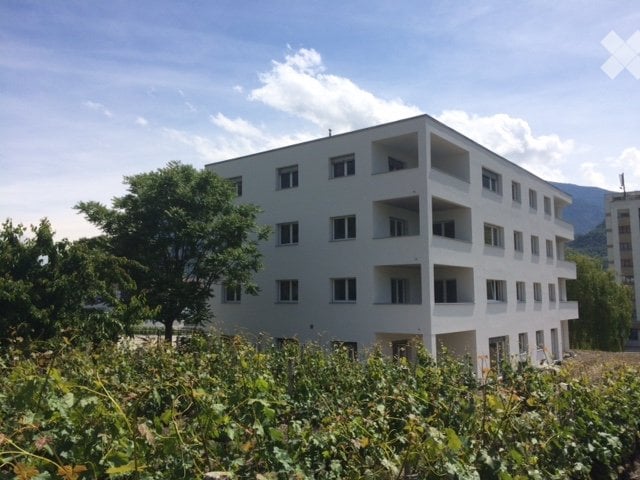 3 ½ Zimmer Wohnung","description":"3.5-Zimmer-Wohnung westlich des Stadtzentrums von Sierre (ch. des Vendanges 5). Qualitätsbau, Südausrichtung, hell, Bergblick. Nähe zum Bahnhof (15 Min. zu Fuss), zum Stadtzentrum und zu allen Annehmlichkeiten. Autobahnanschlüsse in 3 Min.   
  
Beschreibung: geleg