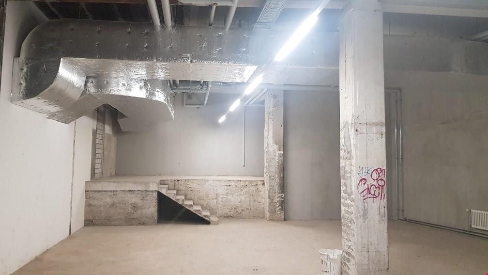 251m² commercial