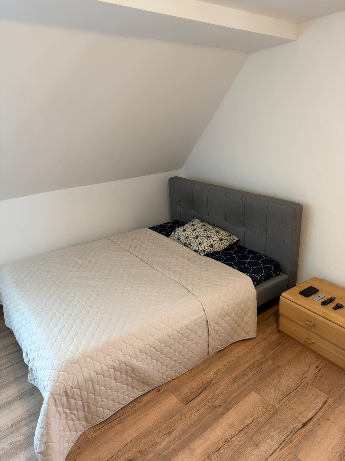 Chambre dans un appartement partagé