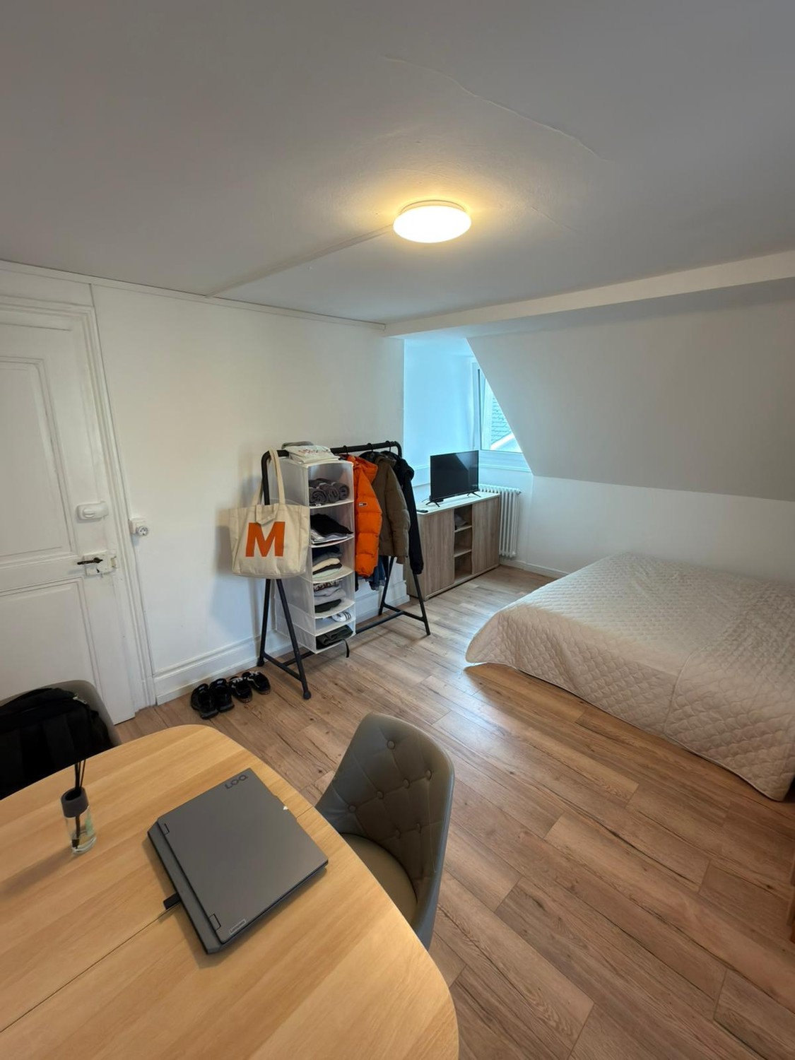 Chambre dans un appartement partagé