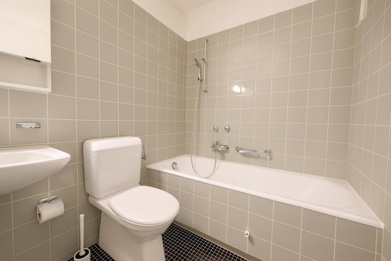 1 room furnished flat