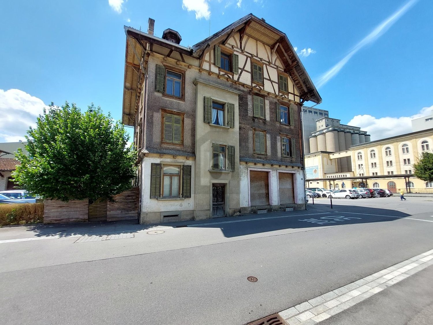 18 rooms multi family house, Foto 2 von 4
