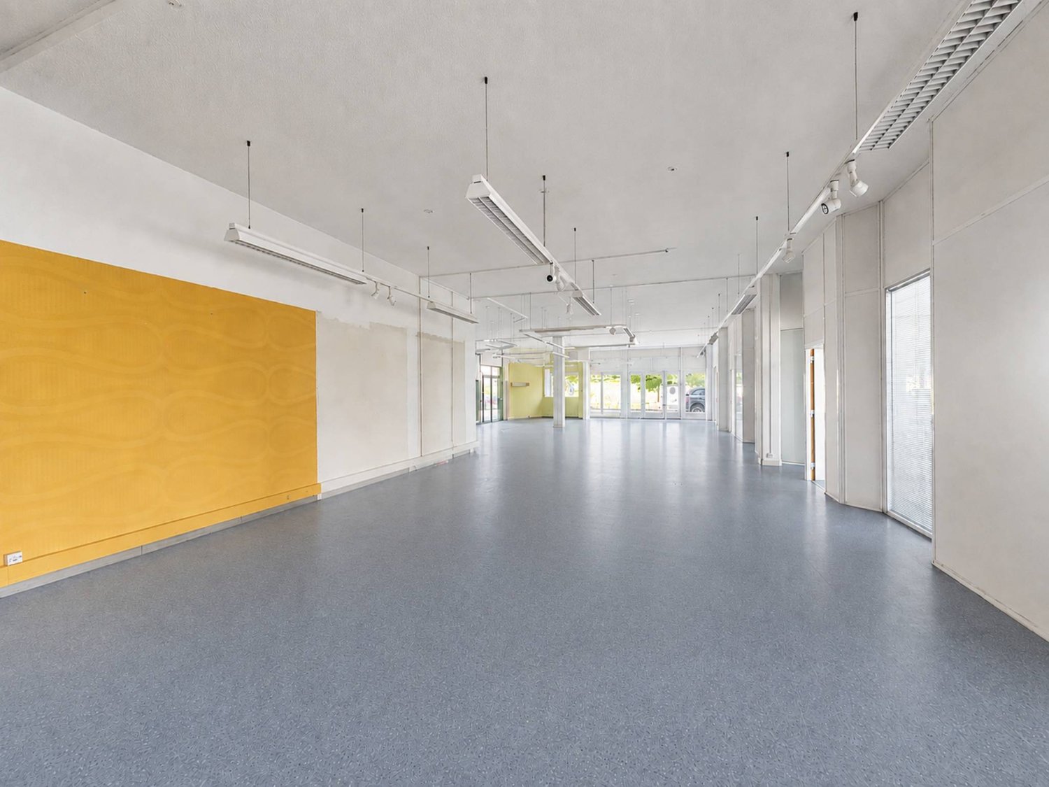 700m² commerciale