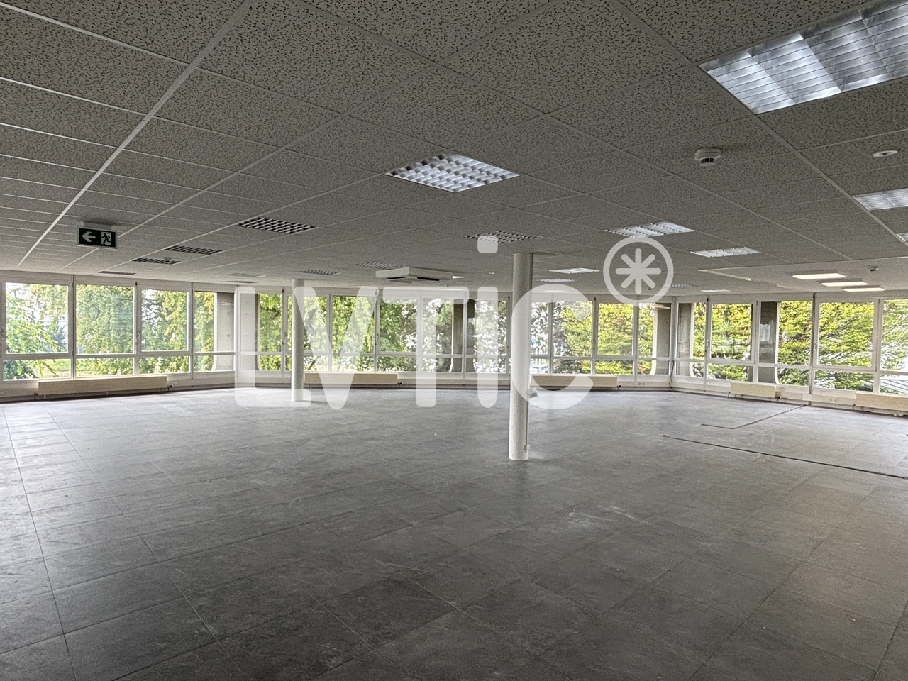 640m² shop, Foto 2 von 8