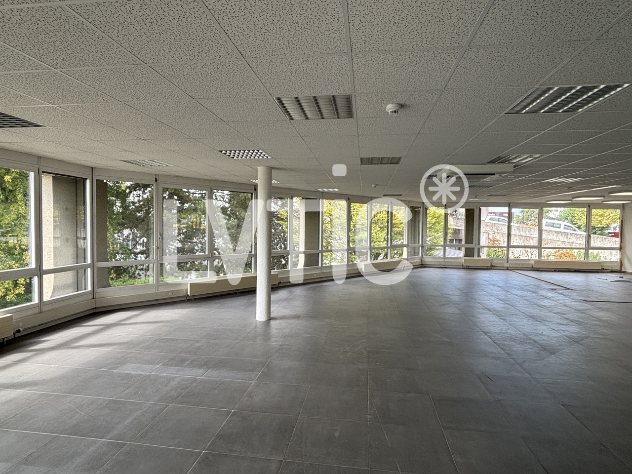640m² shop, Foto 1 von 8