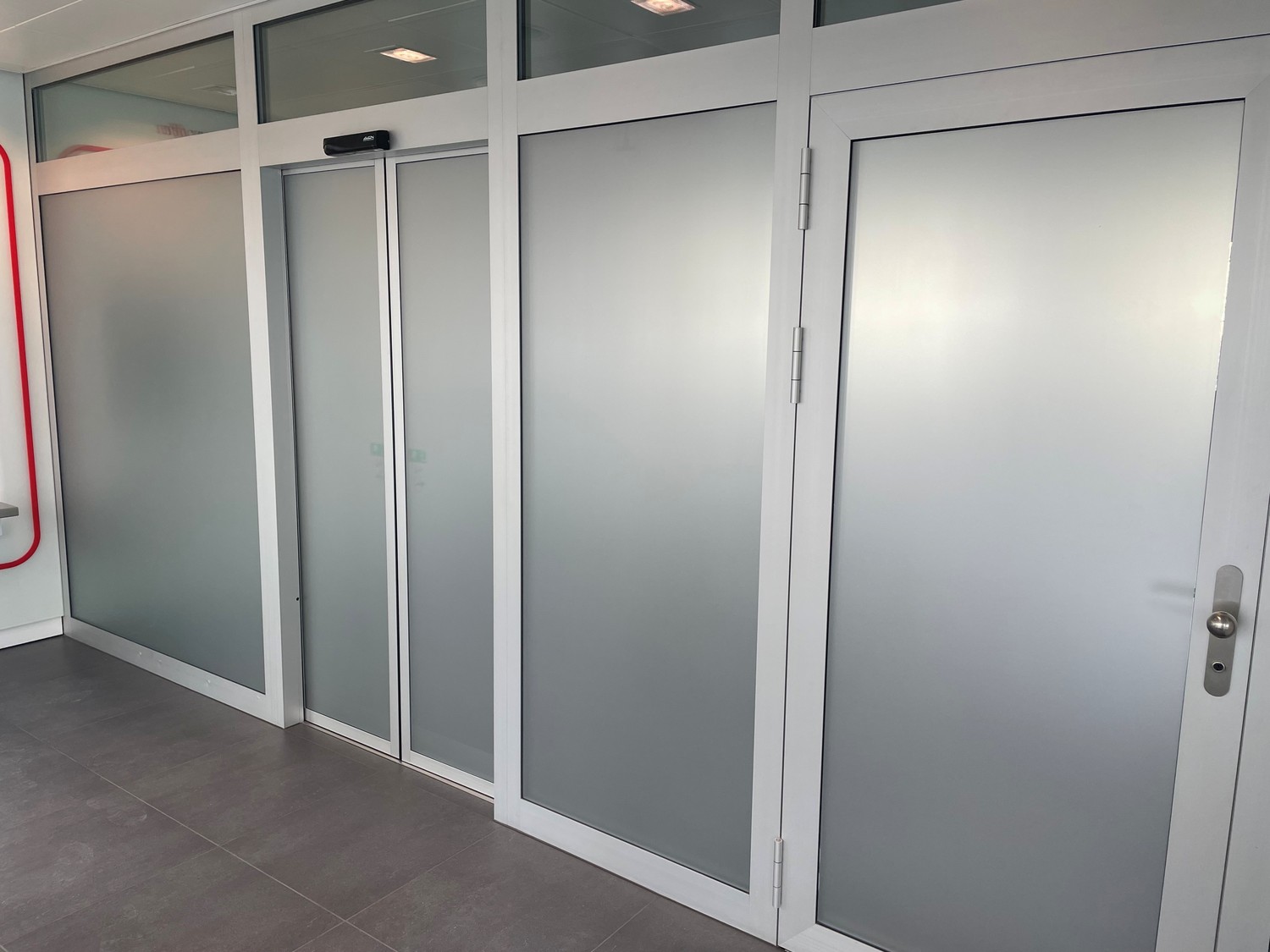 64m² commercial