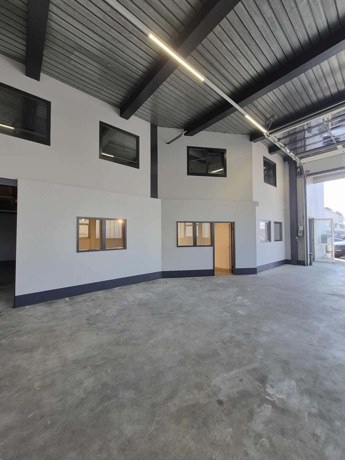 266m² commercial