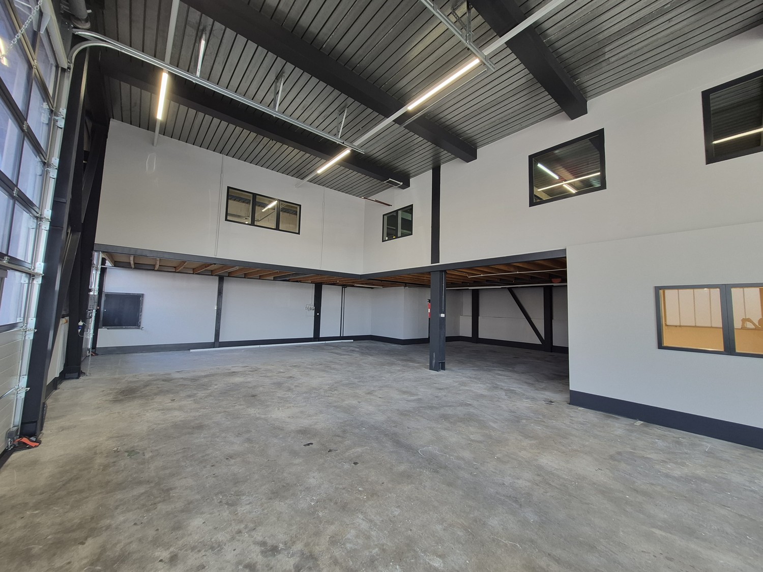 266m² commercial