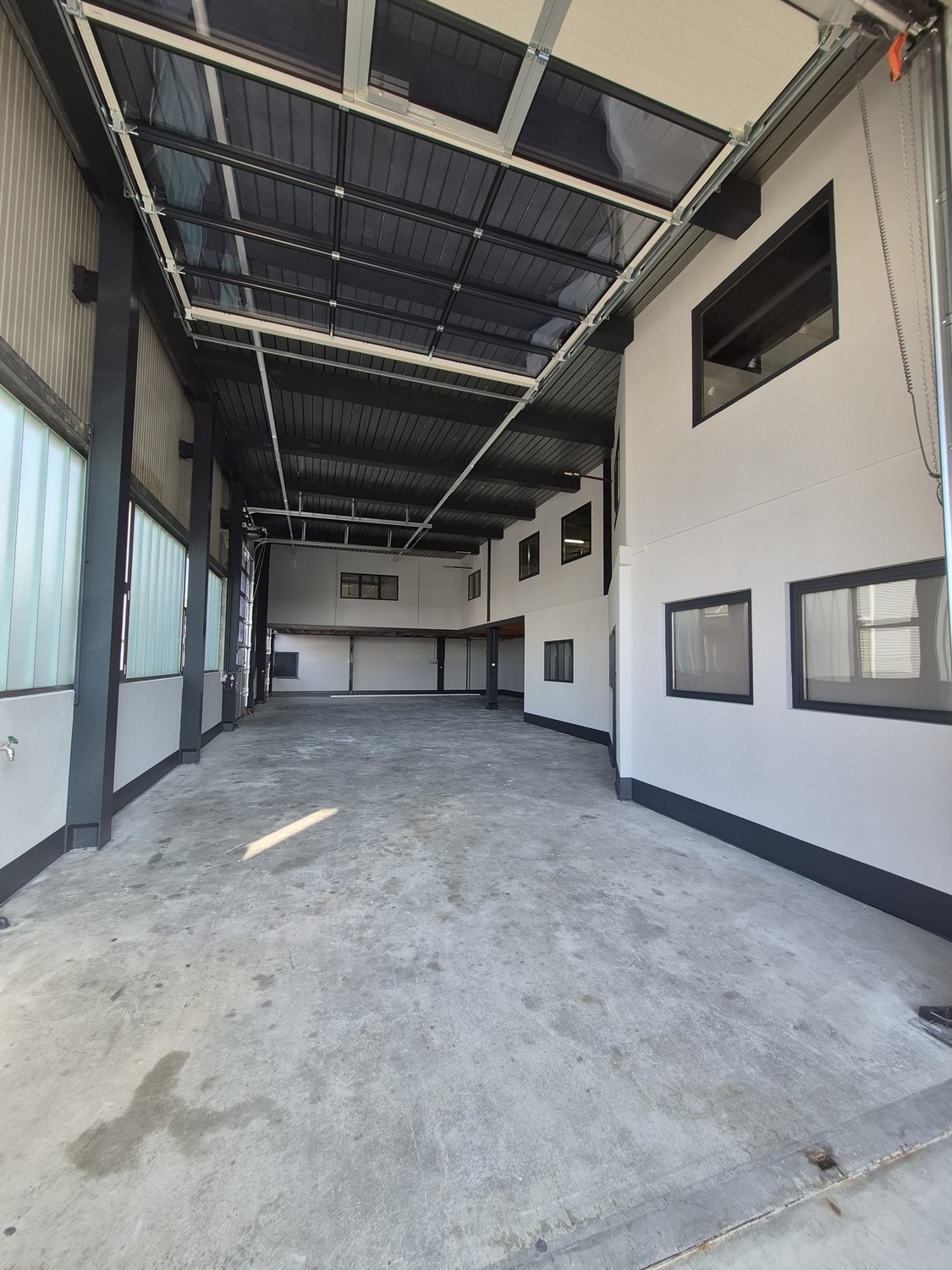 266m² commercial