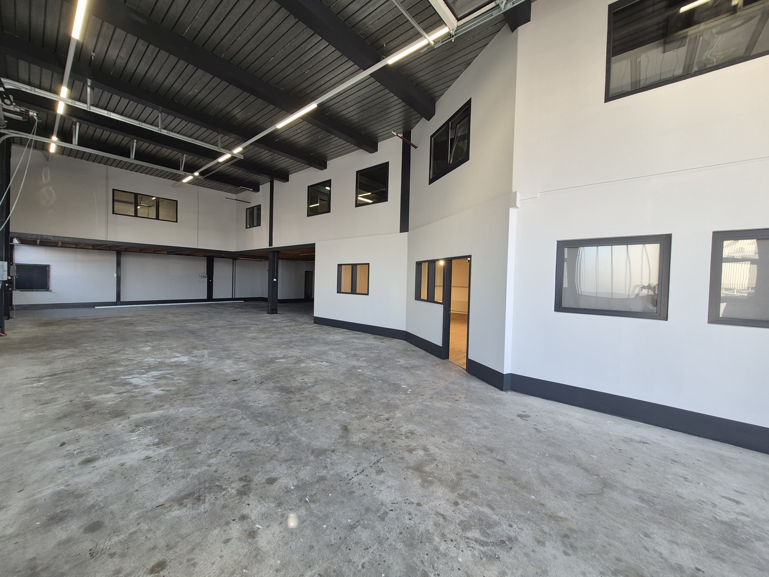 266m² commercial