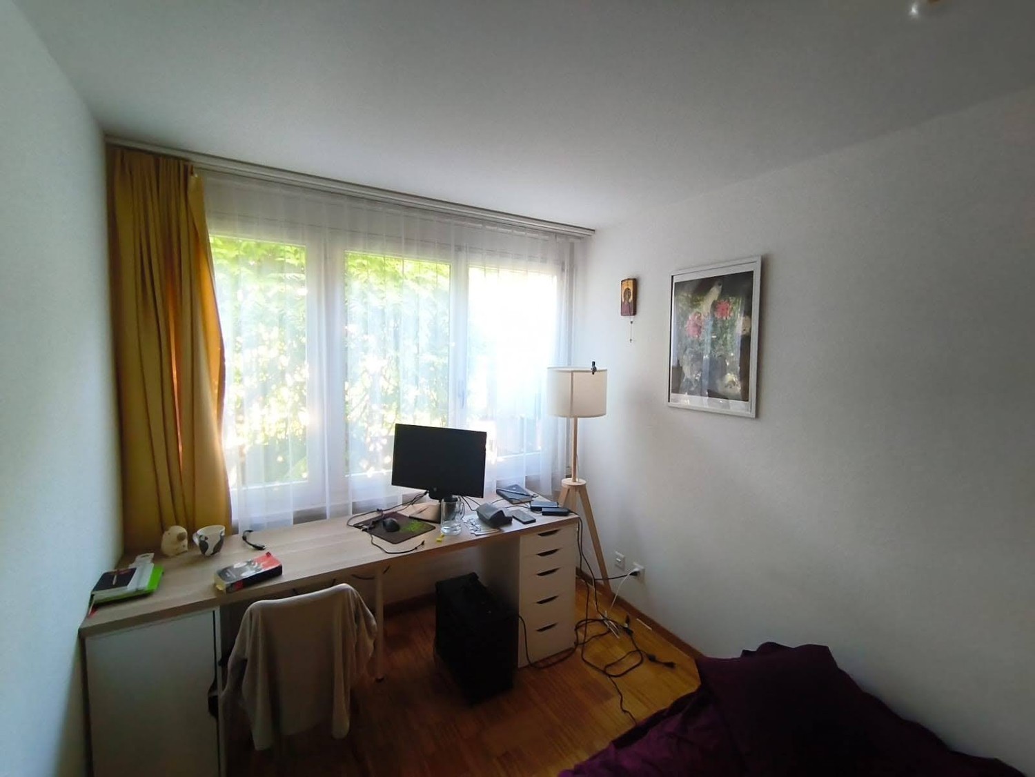 Zimmer in einer WG","description":"WG-Mitbewohner gesucht in einer Wohngemeinschaft in einer ruhigen Nachbarschaft an der Ecke zum Irchel Campus.
Da Antoine bald auszieht, sucht Can (36, Ingenieur) einen neuen Mitbewohner, der das Zimmer ab dem 01.10.2026 übernimmt (das Datum ist flexibel und kan, Foto 3 von 10