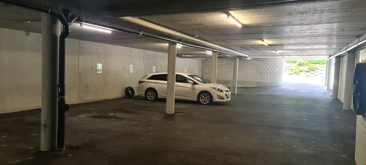 Underground slot