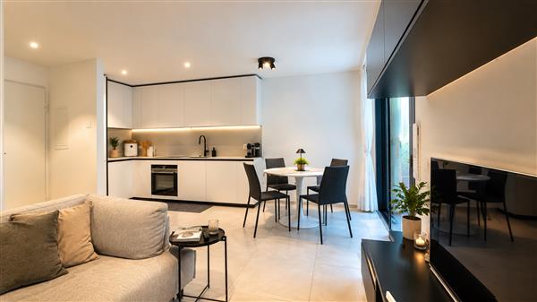 Möblierte 2 ½ Zimmer Wohnung