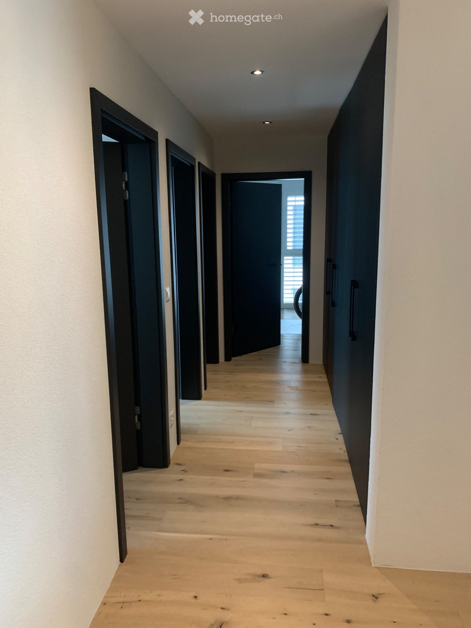 5 rooms apartment