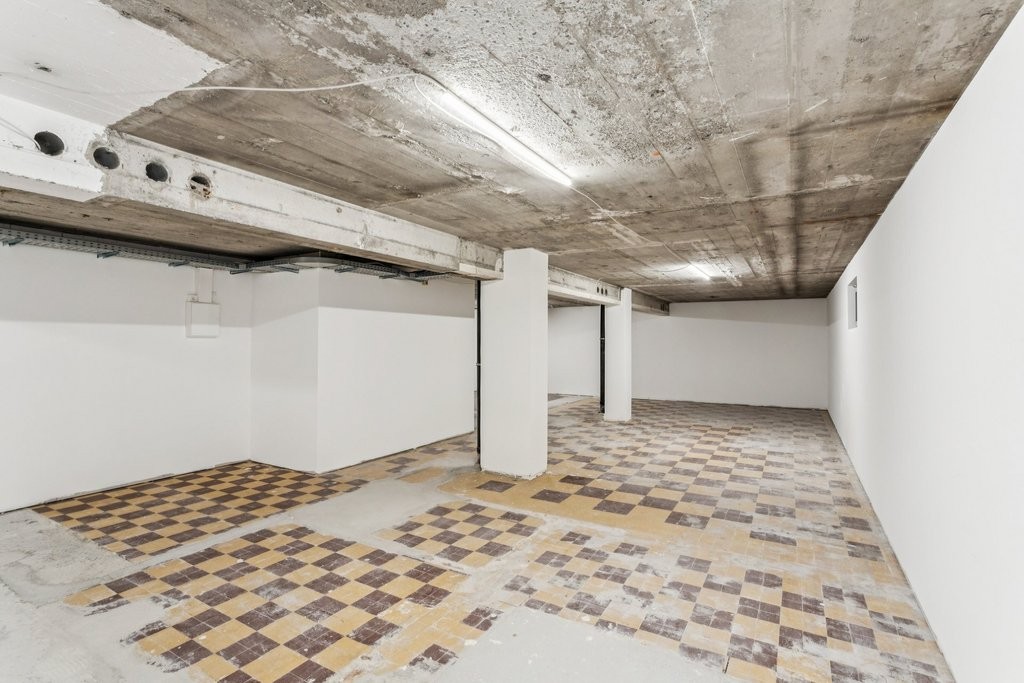 230m² negozio