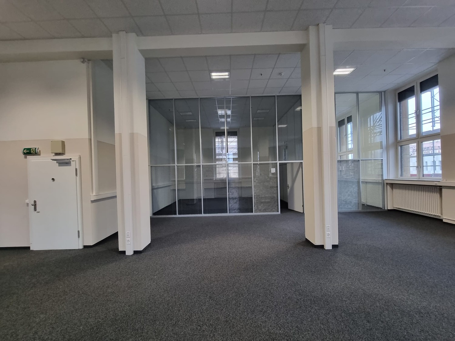 Office, photo 7 of 8