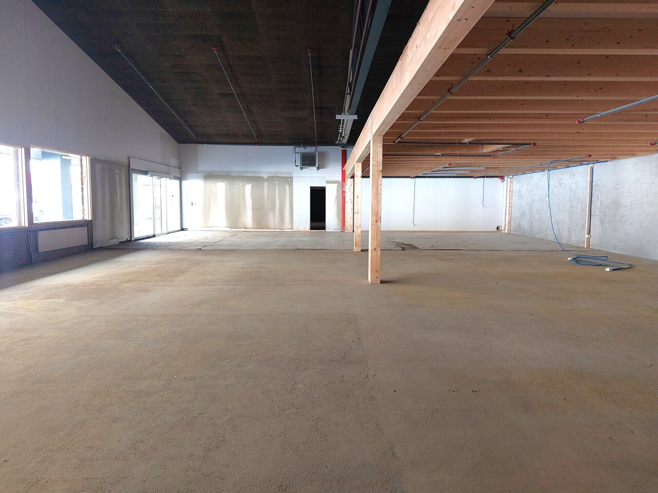 582m² Gewerbe, Foto 2 von 7