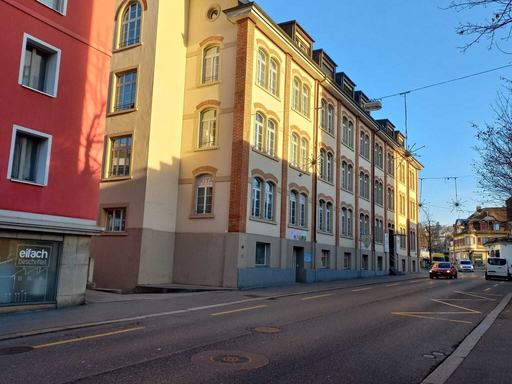 132m² office