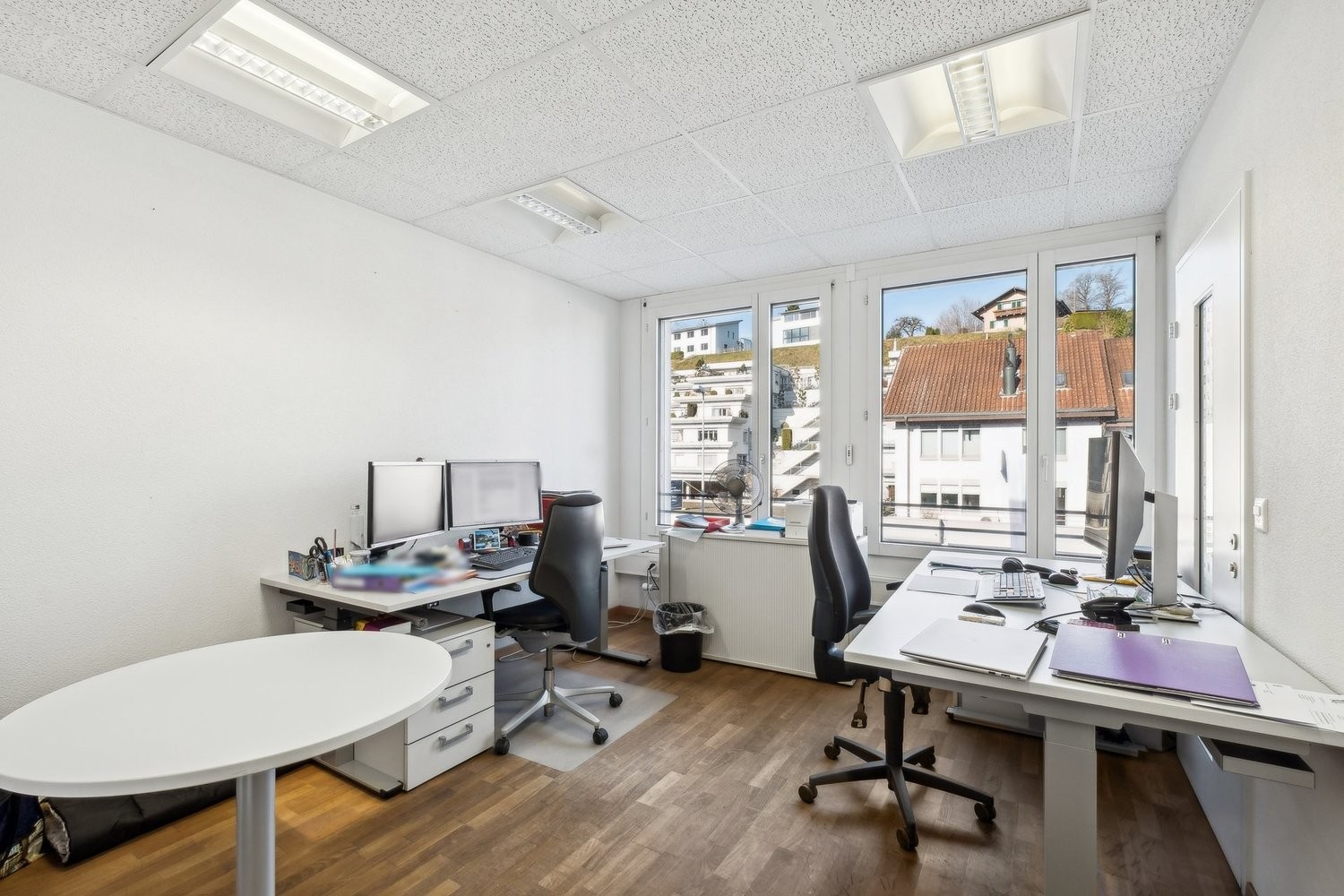 124m² office