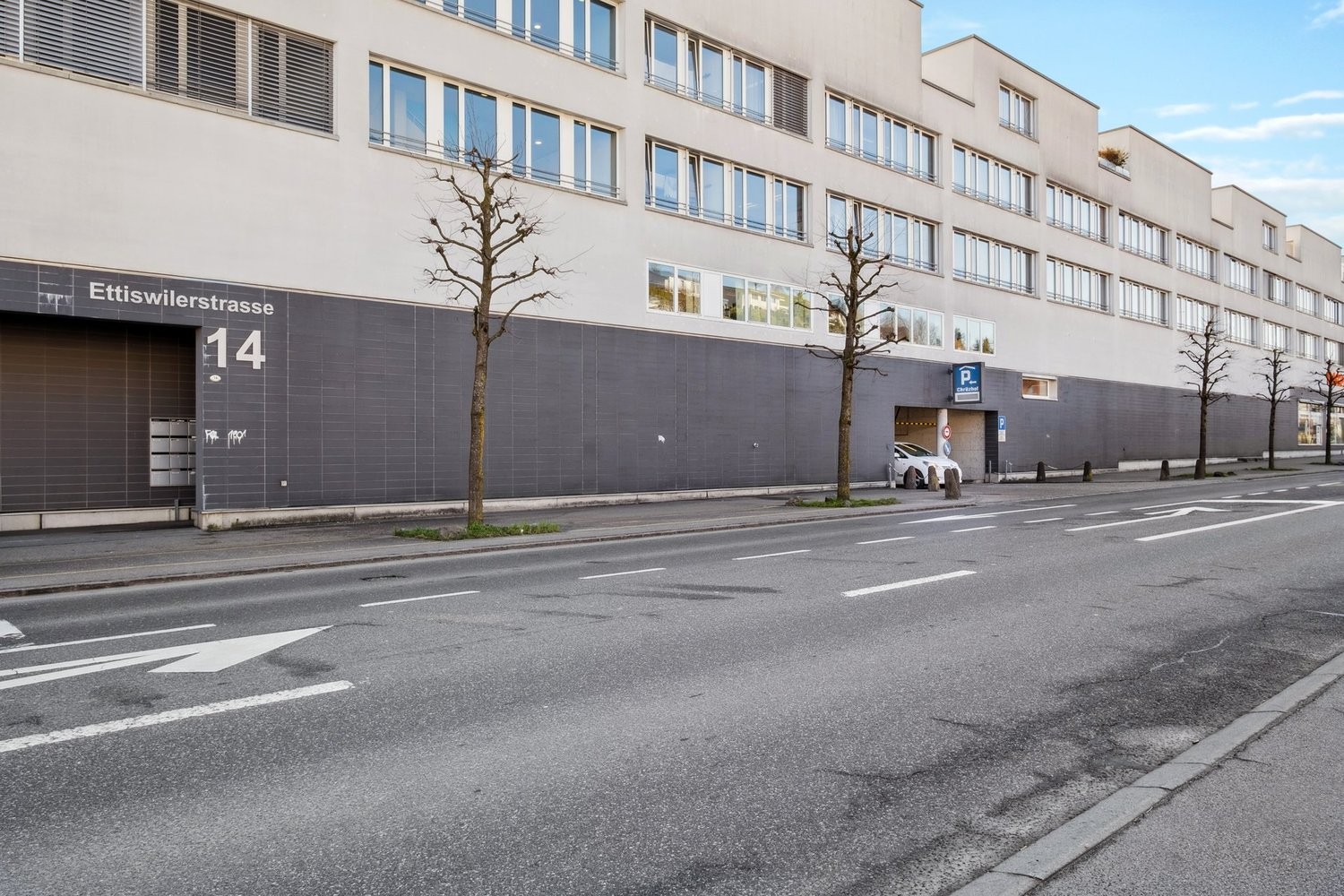 124m² office