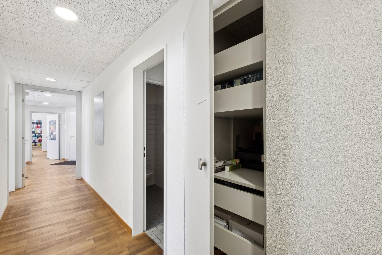 124m² office