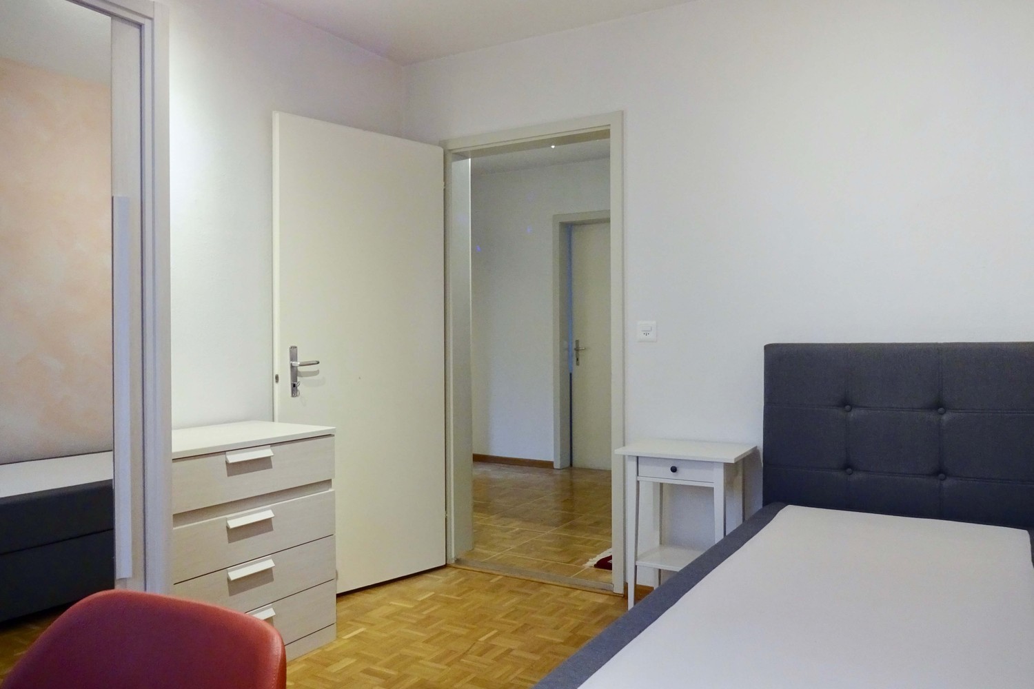 Zimmer in einer Wohngemeinschaft, Foto 1 von 10