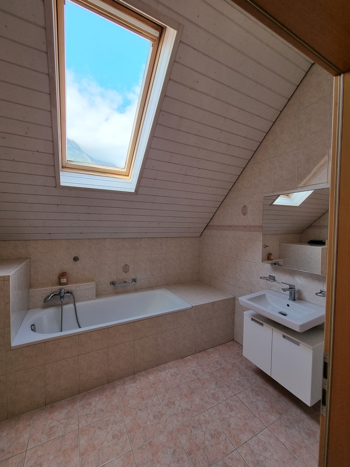Chambre dans un appartement partagé