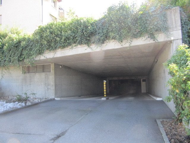 Underground slot, Foto 1 von 2