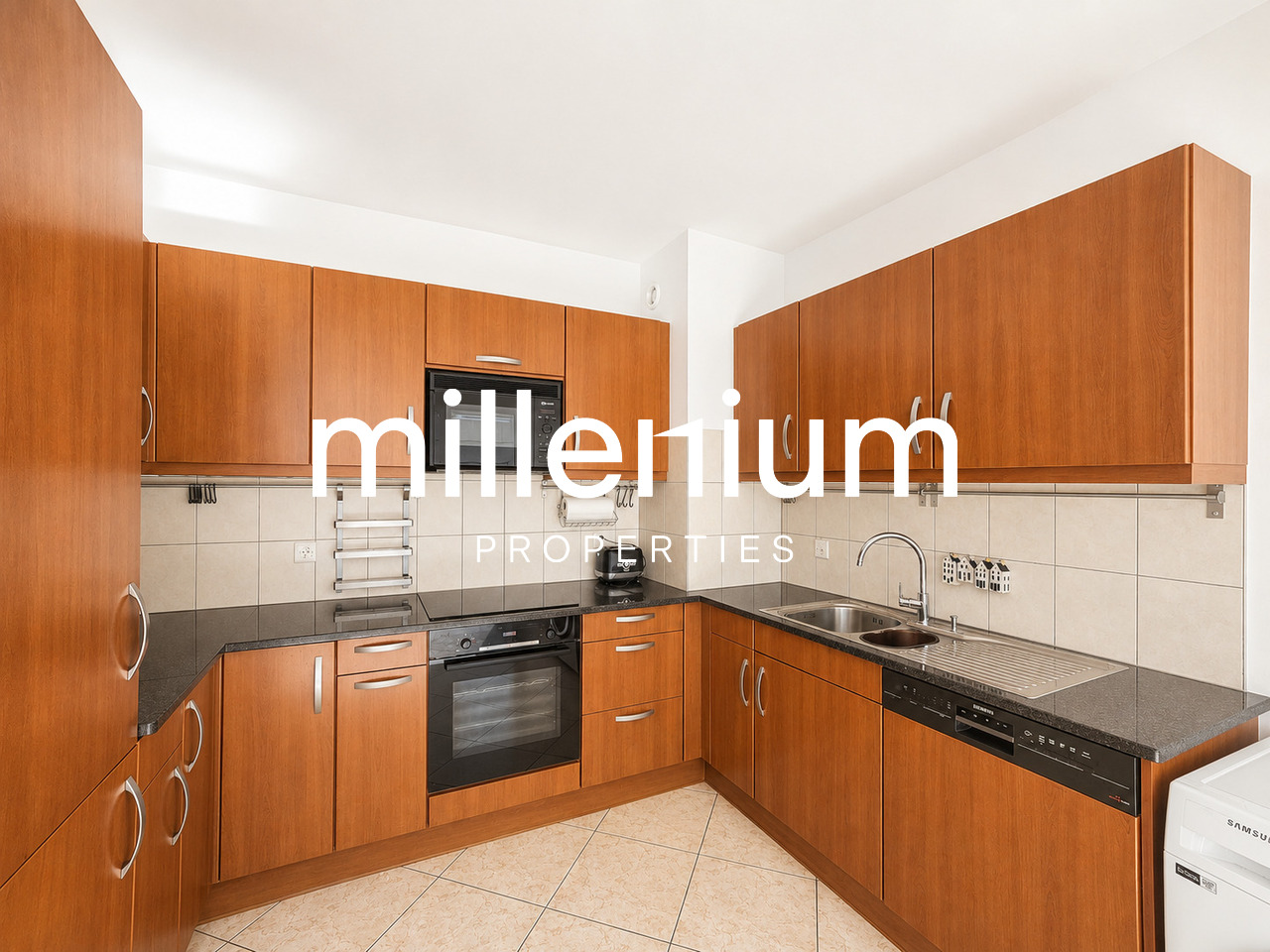 5 rooms apartment