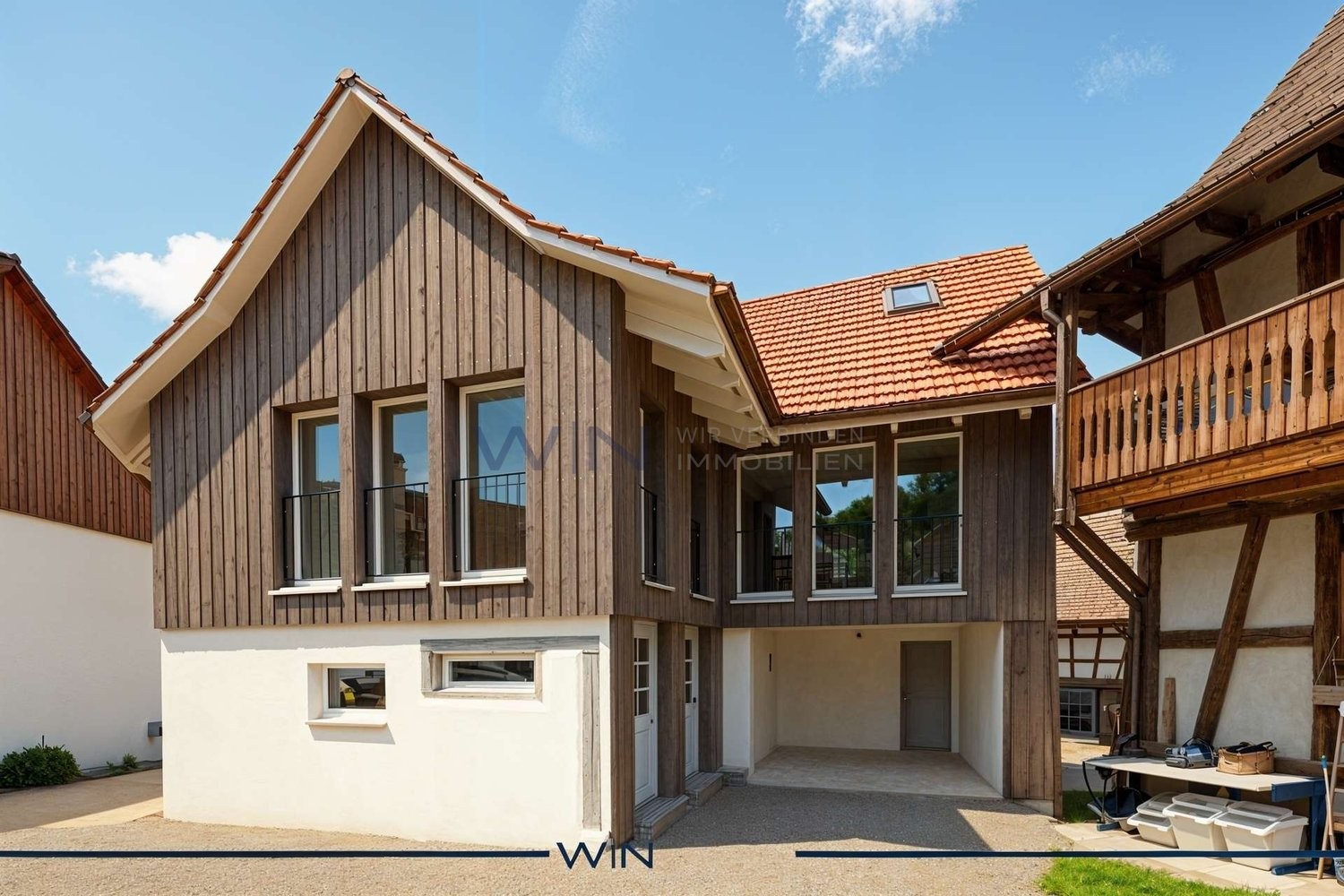 Maison duplex de 1 ½ pièces

Première occupation de rêve avec luxe & confort de vie maximal.

FAITS-WE
- Emplacement central, ensoleillé & calme à Hüntwangen – 20 min de l'aéroport de ZH.
- Sols exclusifs en parquet, pierre & carrelage avec une qualité de construction suisse durable.
- Pompe à chale