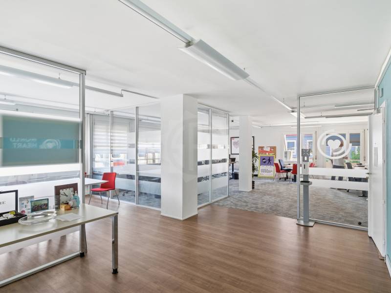 360m² Büro, Foto 1 von 10